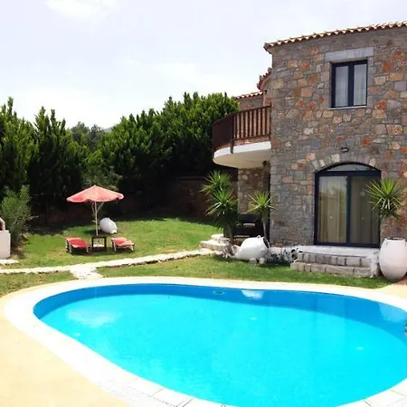 Niriides Old Listing Villa *
