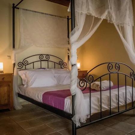 Niriides Villa *