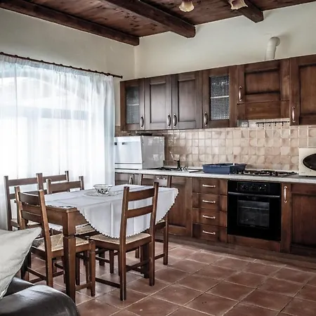 Villa Niriides